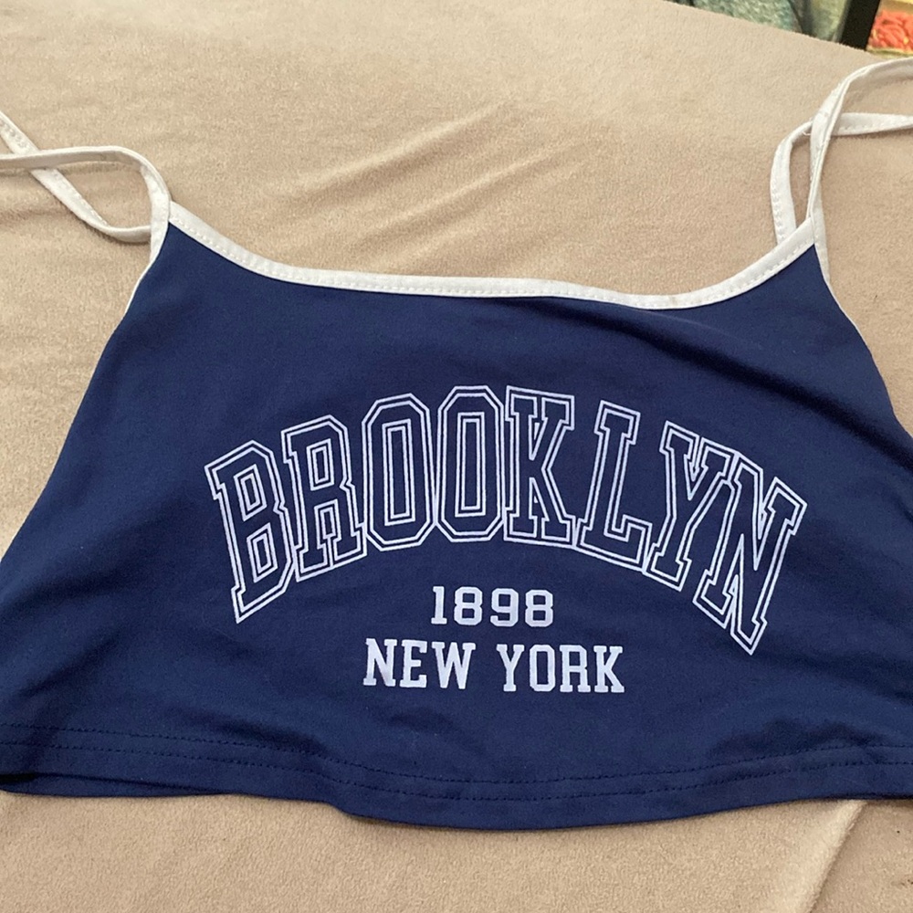 cute crop top!